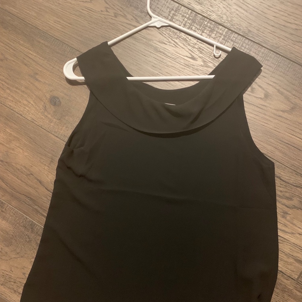 Chiffon scoop neck layered sleeveless top